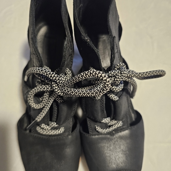 Sorel Joanie Wedge Sandals Size 9 Black Lace Up Leather - Picture 4 of 10